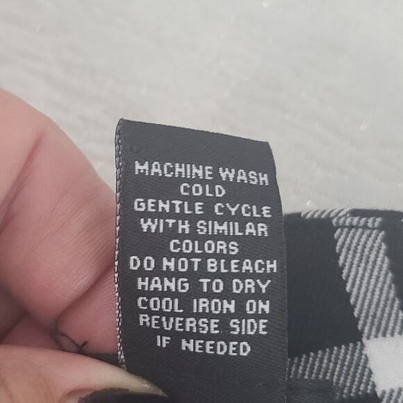 Rue 21 plaid black/pink dark academia Y2K mini skort Sz Medium Twee grunge punk - Picture 8 of 9